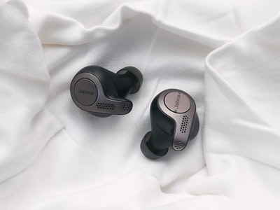 هل يمكننا استخدام سماعات الأذن لحديثي الولادة